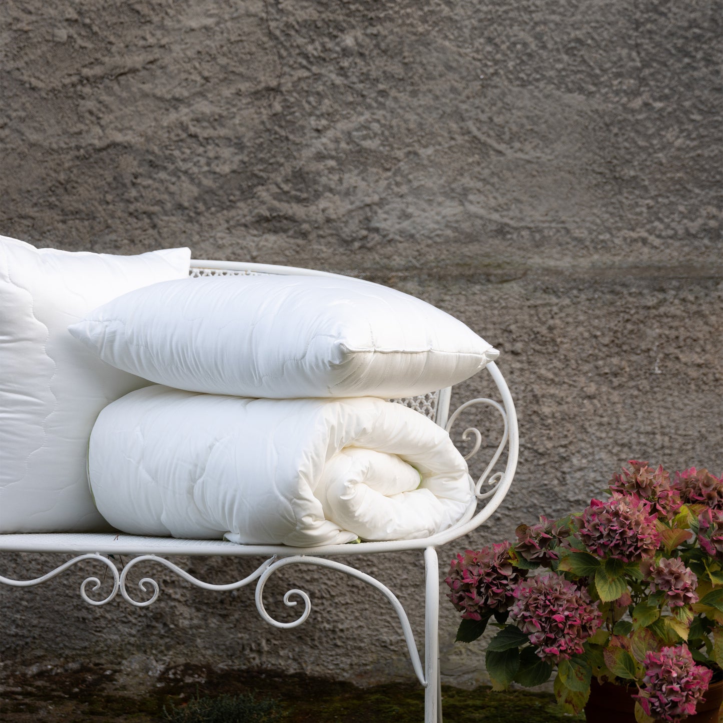 Lux sega 150x200 + Lux Maxi spilvens 50x60 (700g), saņemiet Lux Maxi spilvenu 50x60 (700g) par 1EIRO!