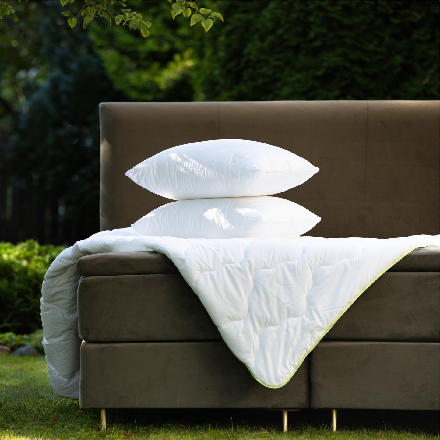 Lux 200x220 sega + Lux Maxi spilvens 50x60 (700g), saņemiet Lux Maxi spilvenu 50x60 (700g) par 1EIRO!